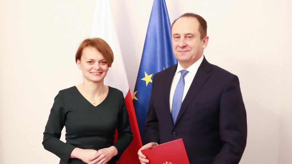 Minister Jadwiga Emilewicz i nowy wiceminister Andrzej Gut-Mostowy