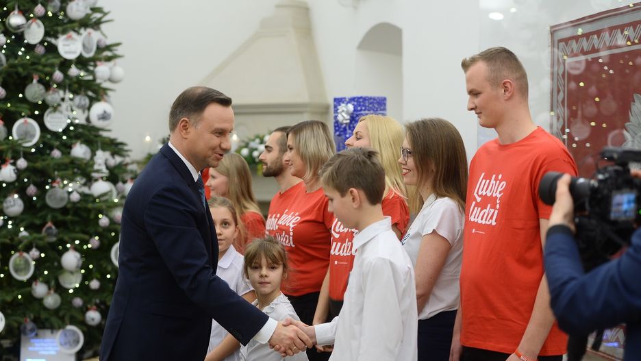 Afera w Szlachetnej Paczce. Konsternacja wśród znanych osób popierających akcję