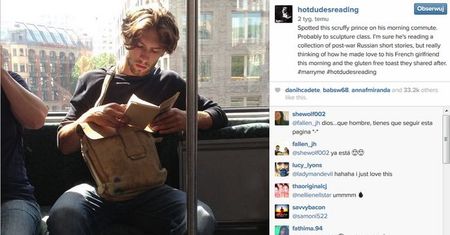 "Czytające ciacha" - moda, która podbija Instagram