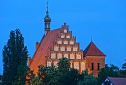 Bydgoszcz: pod posadzką katedry odnaleziono drogocenny skarb