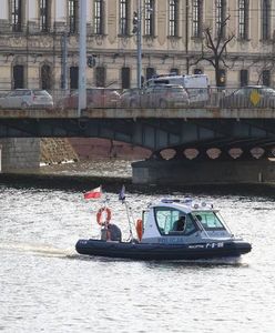 Wrocław: akcja ratunkowa. Mężczyzna skoczył do Odry