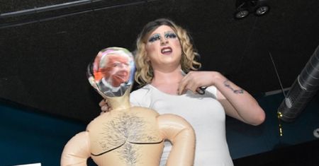 Drag Queen symulowała zabójstwo arcybiskupa Marka Jędraszewskiego. Jest reakcja prokuratury