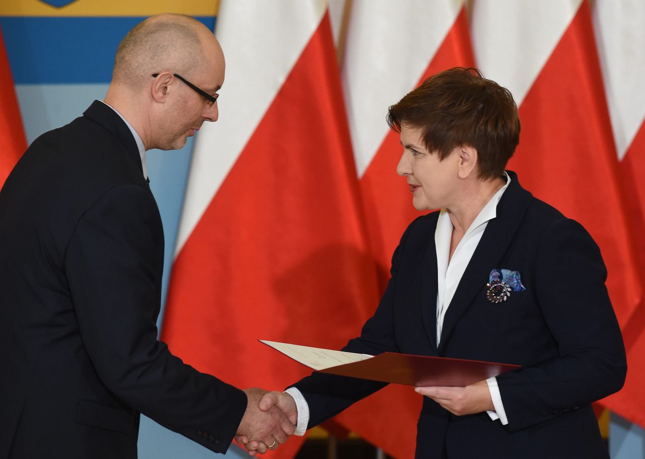 Protestują przeciwko nadaniu sali im. Lecha Kaczyńskiego. "Ktoś chce się przypodobać władzom"