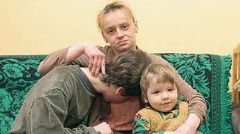 Adrian wymaga takiej samej opieki, jak jego brat