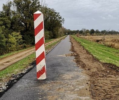 Inwestycyjny absurd. Na ścieżce rowerowej do Górzycy stoją słupy graniczne