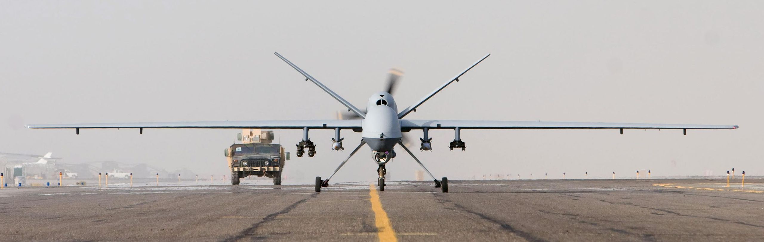 Dron MQ-9 Reaper przed startem 