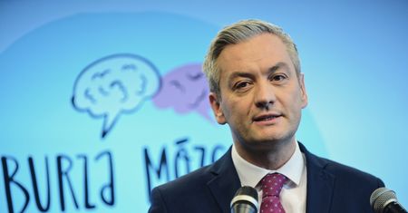 Biedroń chce, by każda gmina miała inkubator startupów. "Pomysł tak absurdalny, że aż śmieszny"