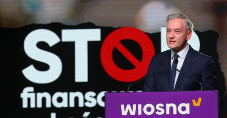 Biedroń: trzeba wznowić  działania komisji majątkowej