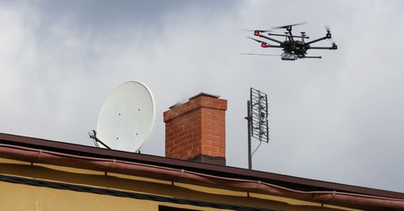 Dron na smog. Specjalny statek sprawdza, czym palą poznaniacy