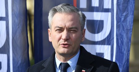 Robert Biedroń o prezydencie: prowadzi kampanię na koronawirusie