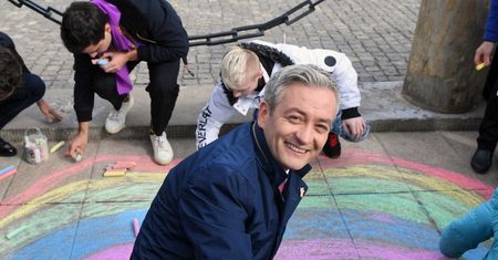 Nie tylko przed Pałacem Prezydenckim. Na Nowogrodzkiej pojawiła się tęcza