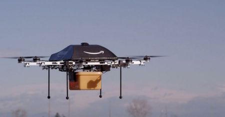 Amazon coraz bliżej dostarczania przesyłek dronami