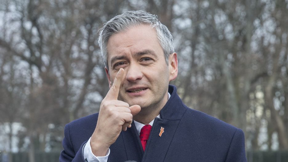 Robert Biedroń był wyraźnie zdenerwowany pytaniami na antenie