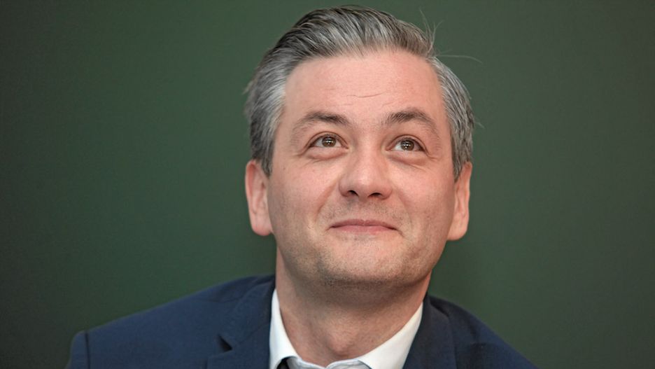 Robert Biedroń odznaczony przez "Współczesne Czarownice" 