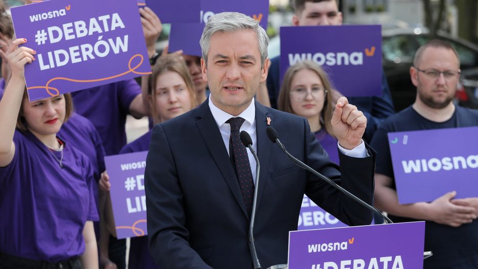 Robert Biedroń (Wiosna) domaga się debaty z Jarosławem Kaczyńskim (PiS) i Grzegorzem Schetyną (PO)