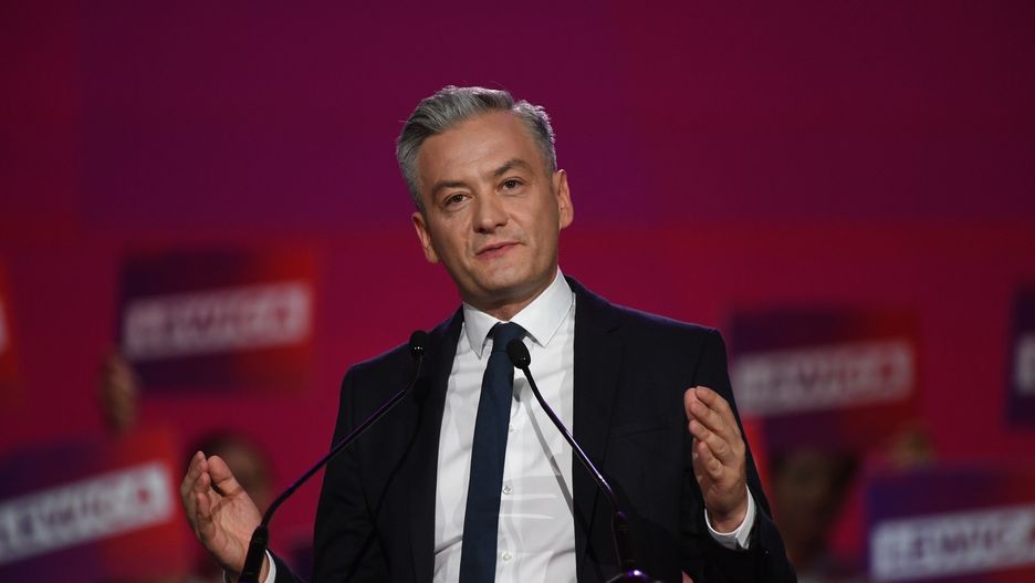 Europoseł Wiosny Robert Biedroń zaprosił Wiktorię do Brukseli