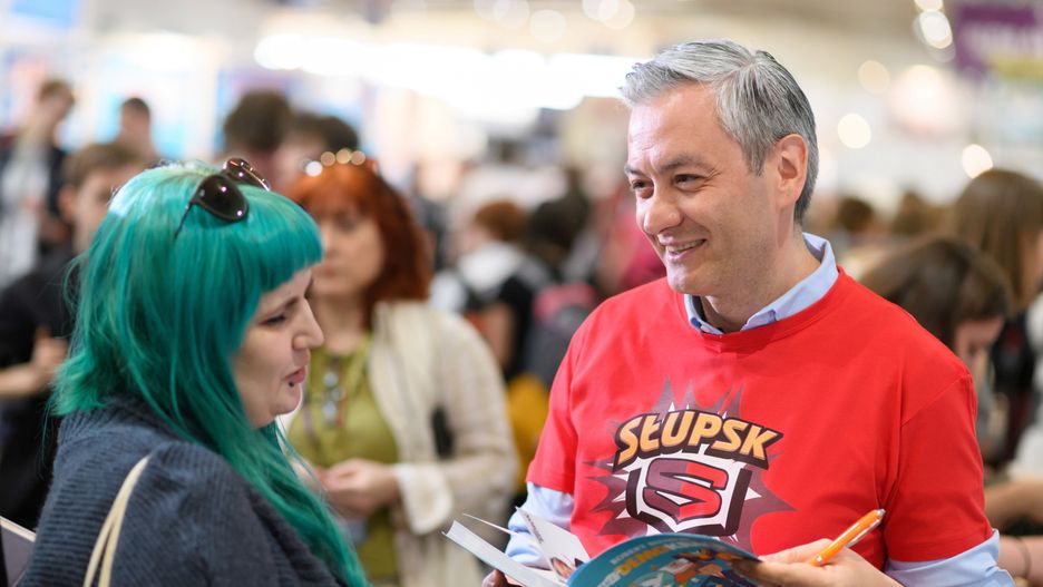 W ten weekend Biedroń spotkał się z uczestnikami festiwalu fantastyki Pyrkon 2018 w Poznaniu