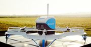 Dron Amazona dostarczył pierwszą komercyjną przesyłkę