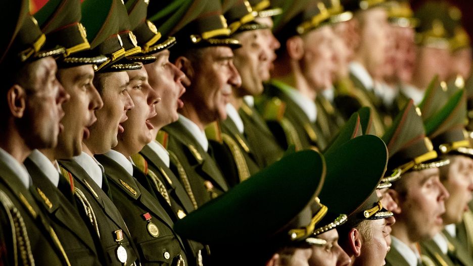 Aktywiści ze stowarzyszenia Obywatele RP zaprotestowali przeciwko występowi chóru Aleksandrowa w Bydgoszczy
