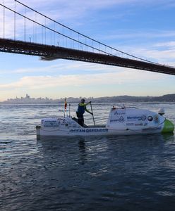 Podróżnik przepłynął z Kalifornii na Hawaje. "Plastik mijałem każdego dnia"