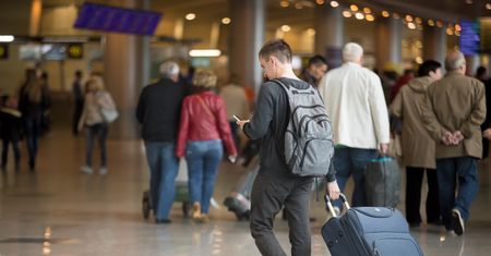 UOKiK przestrzega przed jedzeniem na dworcach i na stacjach benzynowych. Możesz się naciąć