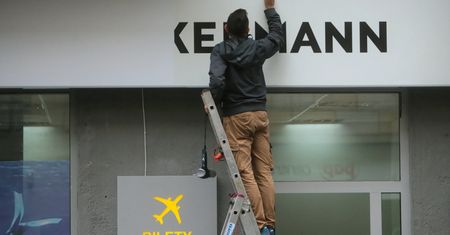 Upadek Neckermanna. Prezes polskiego oddziału otworzył własne biuro