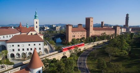 Tak wygląda siedziba Huawei. To kopia europejskich miasteczek