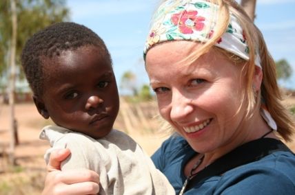 Dorota Segda pomaga afrykańskim dzieciom