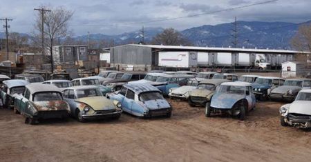 Citroen DS - kilkadziesiąt legend na sprzedaż za grosze