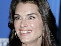 Brooke Shields z maską zamiast twarzy!