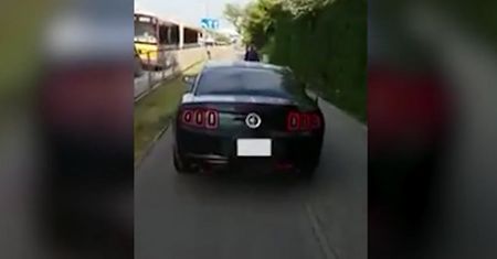 #dziejesiewmoto: Mustang na ścieżce rowerowej, hamowanie siłą mięśni i nowe BMW M5