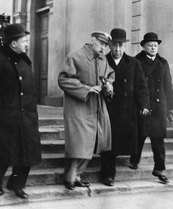 Polacy uwiązani do Piłsudskiego i Dmowskiego. To niszczy politykę