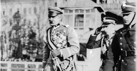 Rozważania o upadku i odradzaniu się państw (z okazji setnej rocznicy odzyskania przez Polskę Niepodległości)
