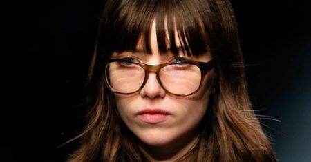 Sposób na grzywkę jak z pokazu Chanel, Celine i Gucci