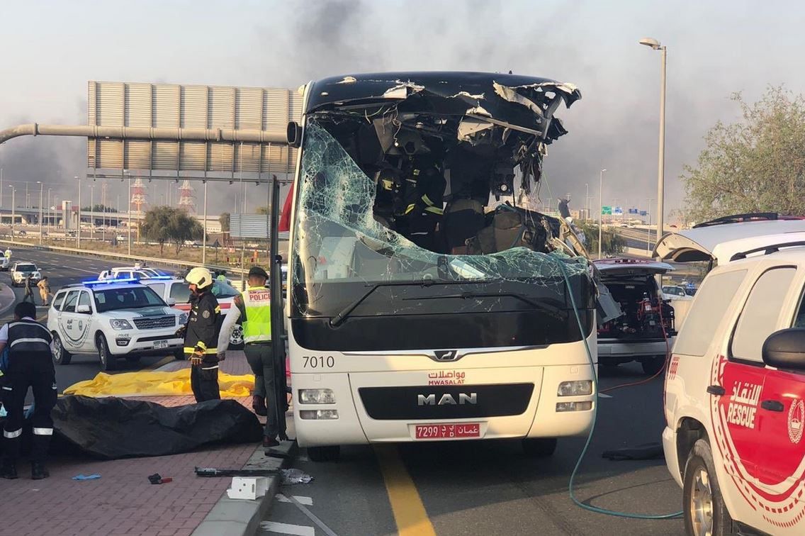 Tragedia w Dubaju. Wypadek autokaru. 17 osób nie żyje