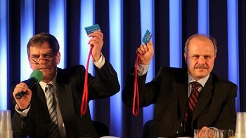 Obecny lider SLD Krzysztof Janik i sekretarz generalny Marek Dyduch