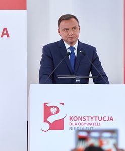 Andrzej Duda chce zmieniać konstytucję. Na konferencji w Gdańsku pokazał, że jeszcze nie wie jak