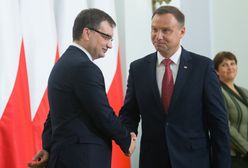 Kodeks karny. Prezydent stawia się liderom PiS. "W tej grze jest trzech na jednego". Kulisy rozgrywki