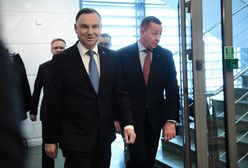 "W hotelach, przy kawce walczą z koronawirusem". Jest reakcja z rządu