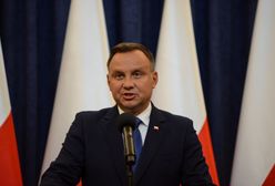 Okrzyki przed Pałacem Prezydenckim. Andrzej Duda ma przyjąć ślubowania od sędziów SN