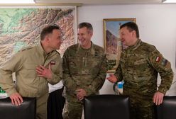 "Ucho prezesa" wyprzedziło rzeczywistość. Wszystko za sprawą munduru Mariusza Błaszczaka