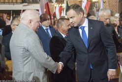 Andrzej Duda pomógł Lechowi Wałęsie. Były prezydent poleci na pogrzeb Busha