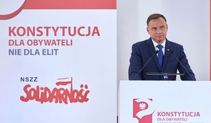 Andrzej Duda chce zmieniać konstytucję. Na konferencji w Gdańsku pokazał, że jeszcze nie wie jak