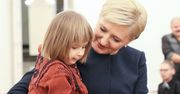 Agata Duda w eleganckiej garsonce wita gości w Pałacu Prezydenckim. Stylowo czy nudnie?