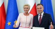 Udana stylizacja Agaty Dudy. Pierwsza dama postawiła na barwy narodowe
