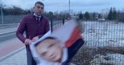 Zerwał plakat Andrzeja Dudy ze swojego płotu. "Oddam go na policję"