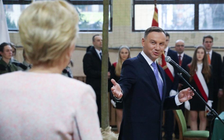 Miał być niewinny żart, wyszedł niezły przytyk. Andrzej Duda ironizuje z Emmanuela Macrona