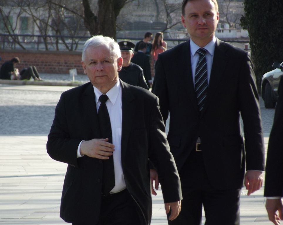 Już po spotkaniu Duda-Kaczyński. Zobacz, co dzieje się przed Belwederem