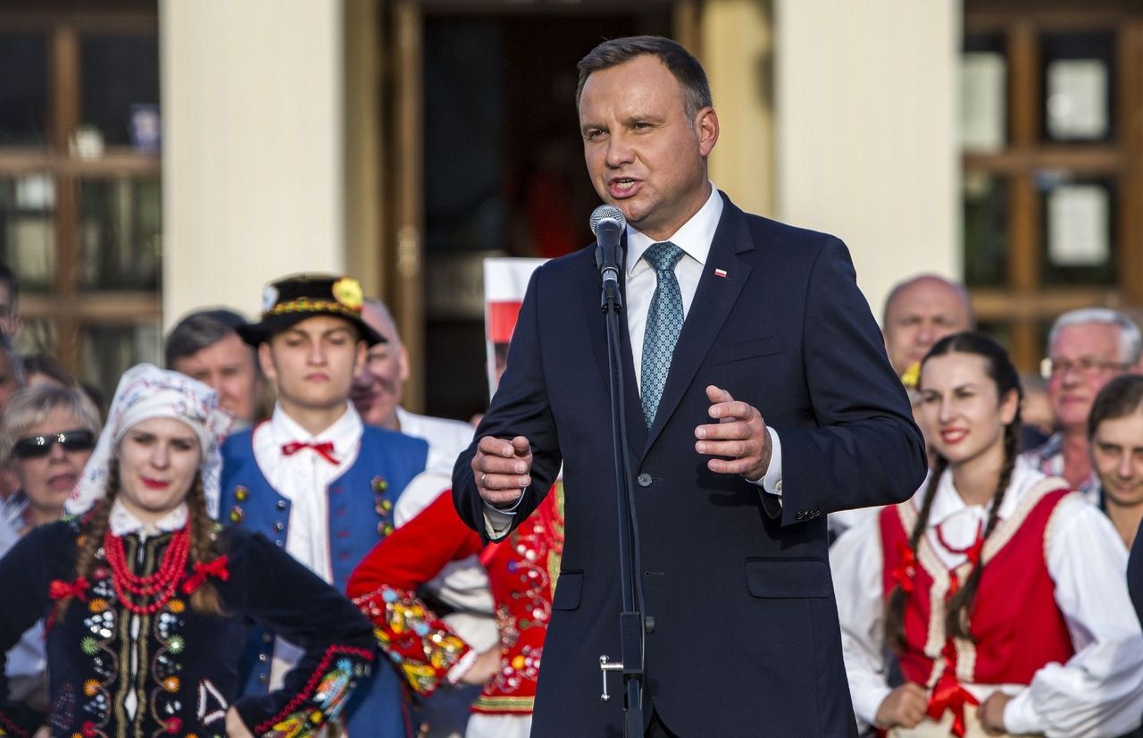 Po "skandalu krzesełkowym” Andrzej Duda może na chwilę odetchnąć