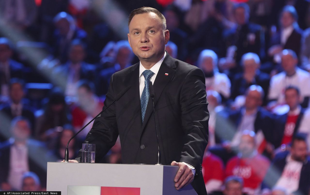 Dwa miliardy dla TVP. Andrzej Duda skieruje ustawę do TK? 